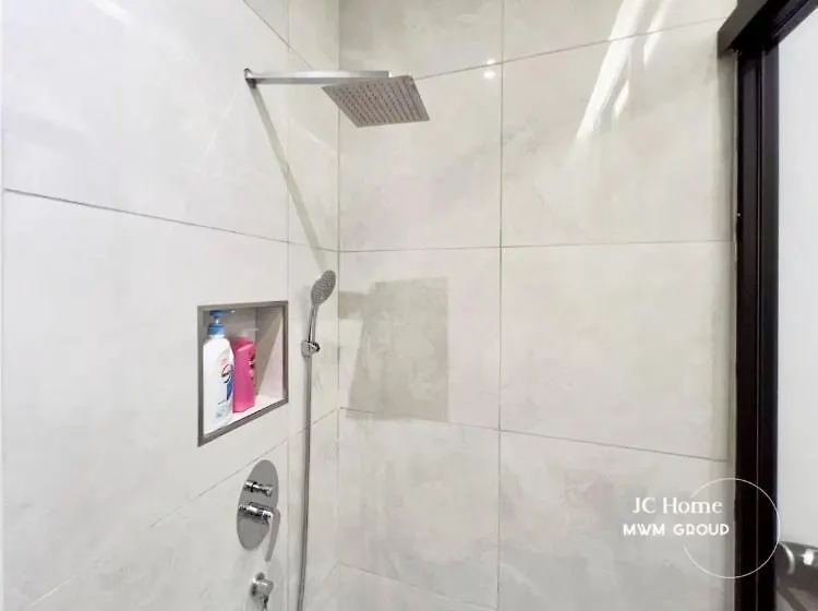 Room L 4Min Walks To Pelangi Plaza 新山