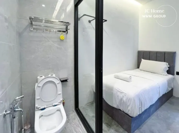 Room L 4Min Walks To Pelangi Plaza 新山 0*,  马来西亚