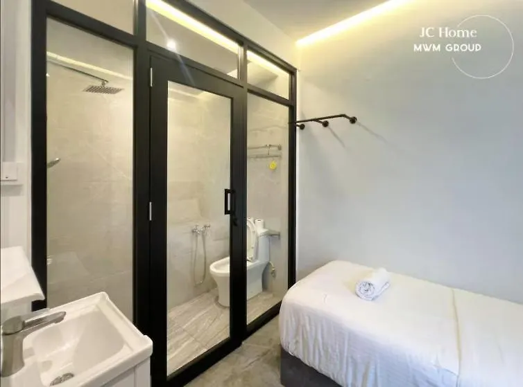Room L 4Min Walks To Pelangi Plaza 新山 民宿